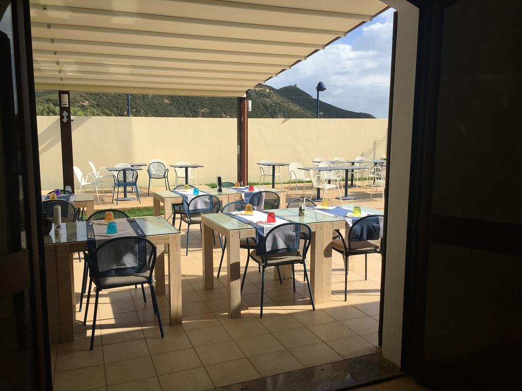 Sìnnai Hotel Villa Del Mare מראה חיצוני תמונה