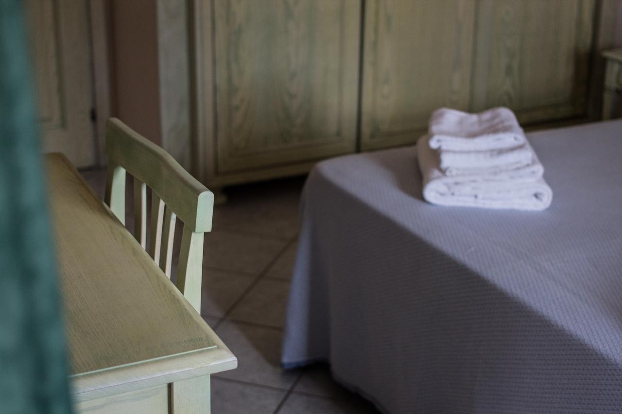 Sìnnai Hotel Villa Del Mare חדר תמונה